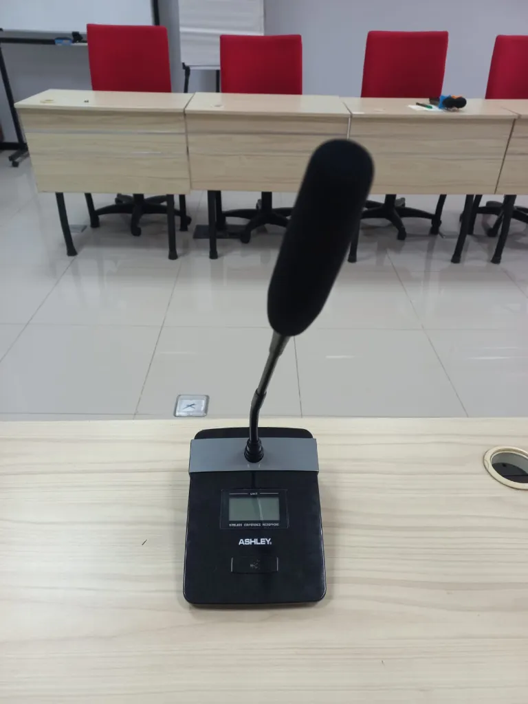 Mic Podium Ashley M118 16 Mic