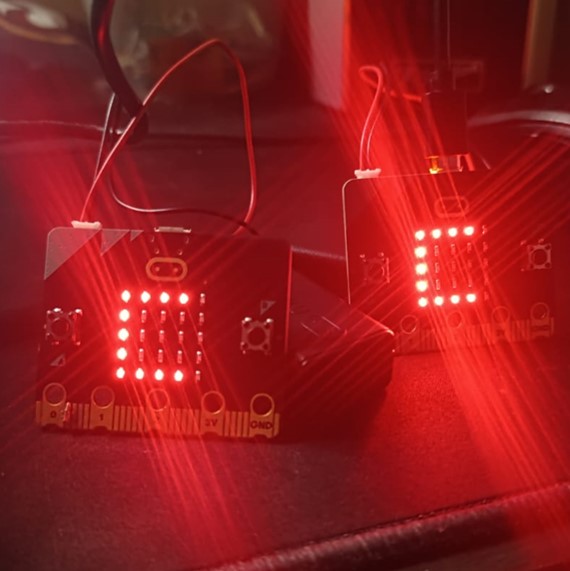 Bitconnect: Aplikasi Sistem Komunikasi Digital Menggunakan Fitur Radio Pada Microbit